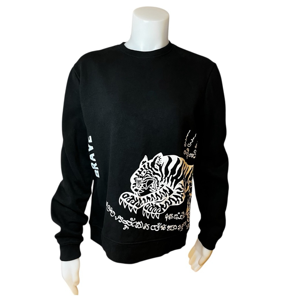 Blind Rooster Unisex Graphic Sweatshirt, S, Black

Bold black sweatshirt b